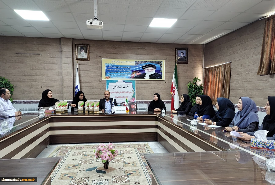 برگزاری نشست حلقه صالحین با موضوع حجاب
