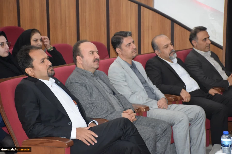 ❇️در آیین تجلیل از اساتید سرآمد آموزشی دانشکده ملی مهارت دختران سنندج 3