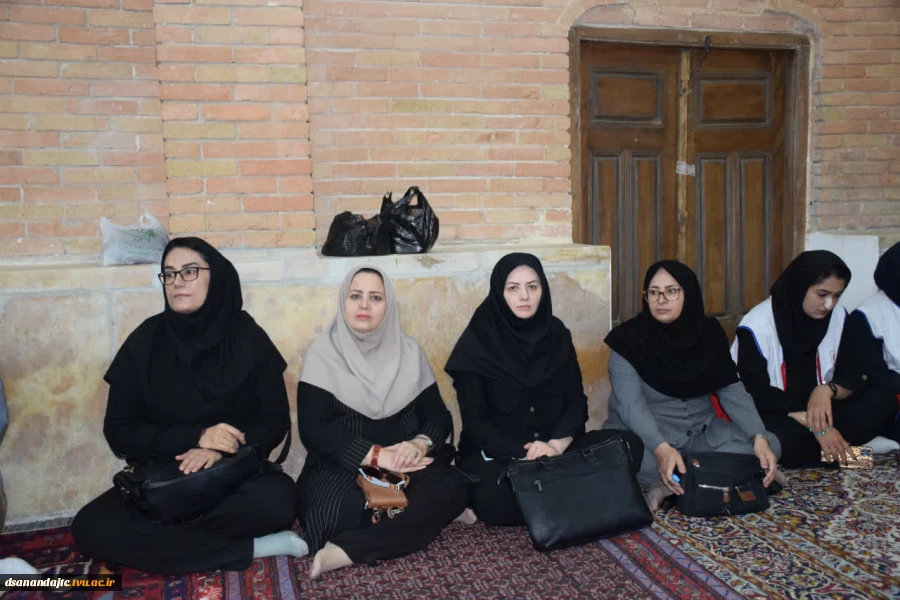حضور مسئولین،اساتید و کارکنان دانشگاه ملی مهارت واحد استانی کردستان همراه با اقشار مختلف مردم، مسئولان، روحانیون، خانواده‌های معظم شهدا و ایثارگران شهرستان سنندج در مراسم بزرگداشت سی و هفتمین سالگرد ارتحال ملکوتی حضرت امام خمینی (ره) و گرامیداشت شهدای قیا