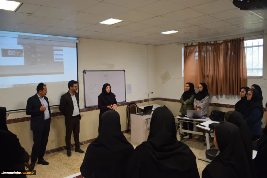 بازدید رئیس دانشگاه ملی مهارت واحد استانی کردستان از روند تشکیل کلاس‌های حضوری دانشجویان در آموزشکده دختران سنندج