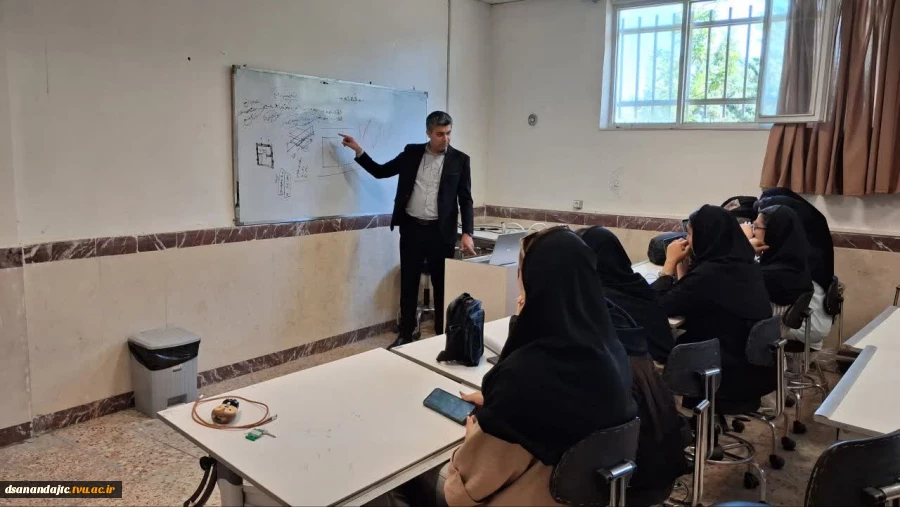 شروع کلاسهای عملی دانشکده ملی مهارت دختران سنندج 10